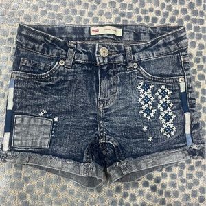 Girls Levi’s Shorty short size 8